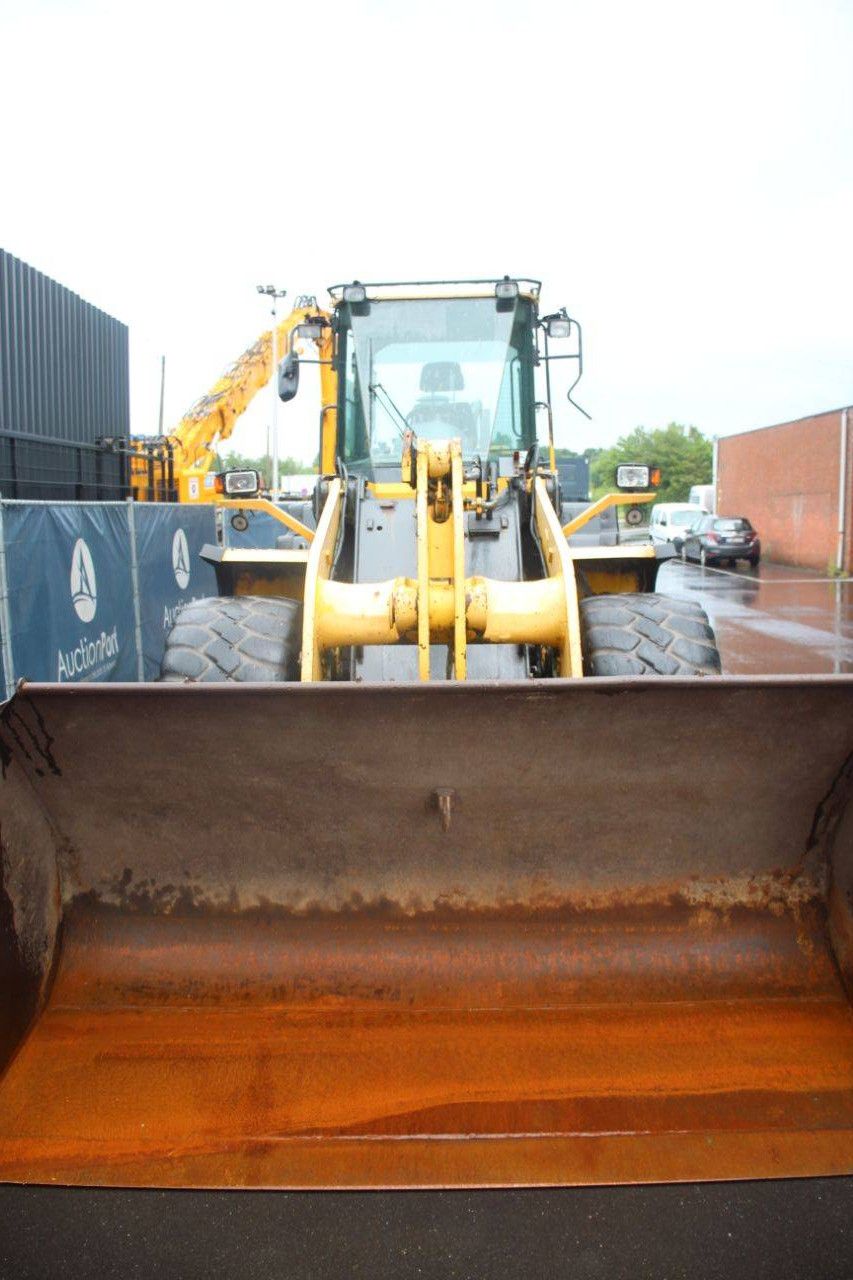 Wiellader Komatsu WA320-5H Diesel 124kW 2004