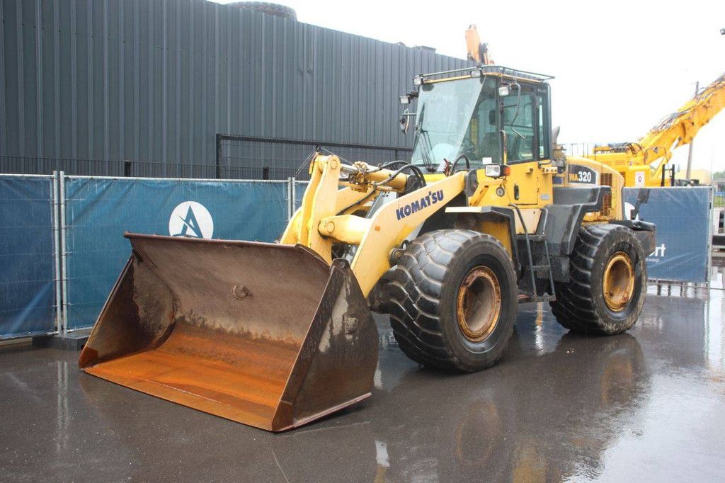 Wiellader Komatsu WA320-5H Diesel 124kW 2004