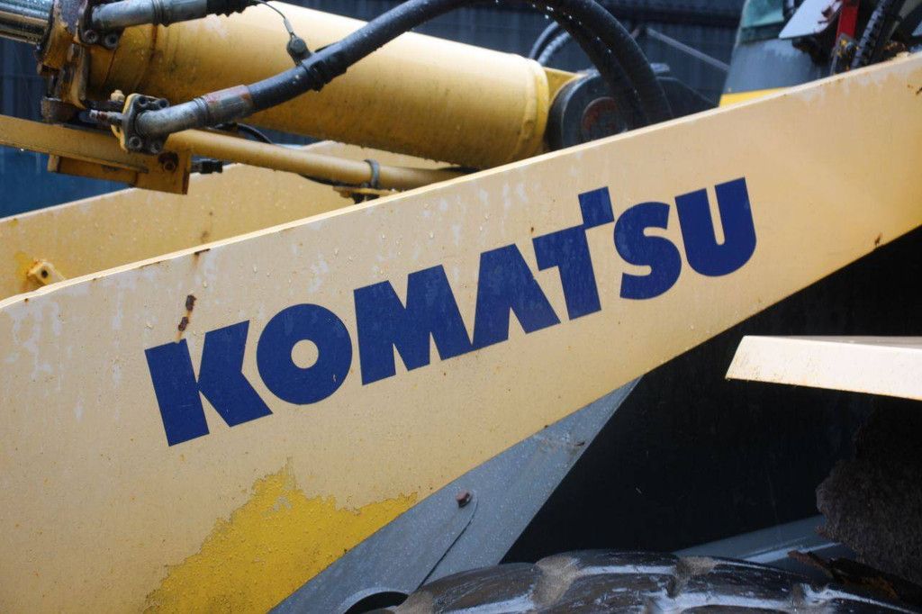 Wiellader Komatsu WA320-5H Diesel 124kW 2004