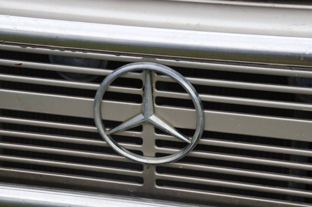 Oldtimer SUV Mercedes-Benz 250GD Diesel 84 PS 1987 (Margin)