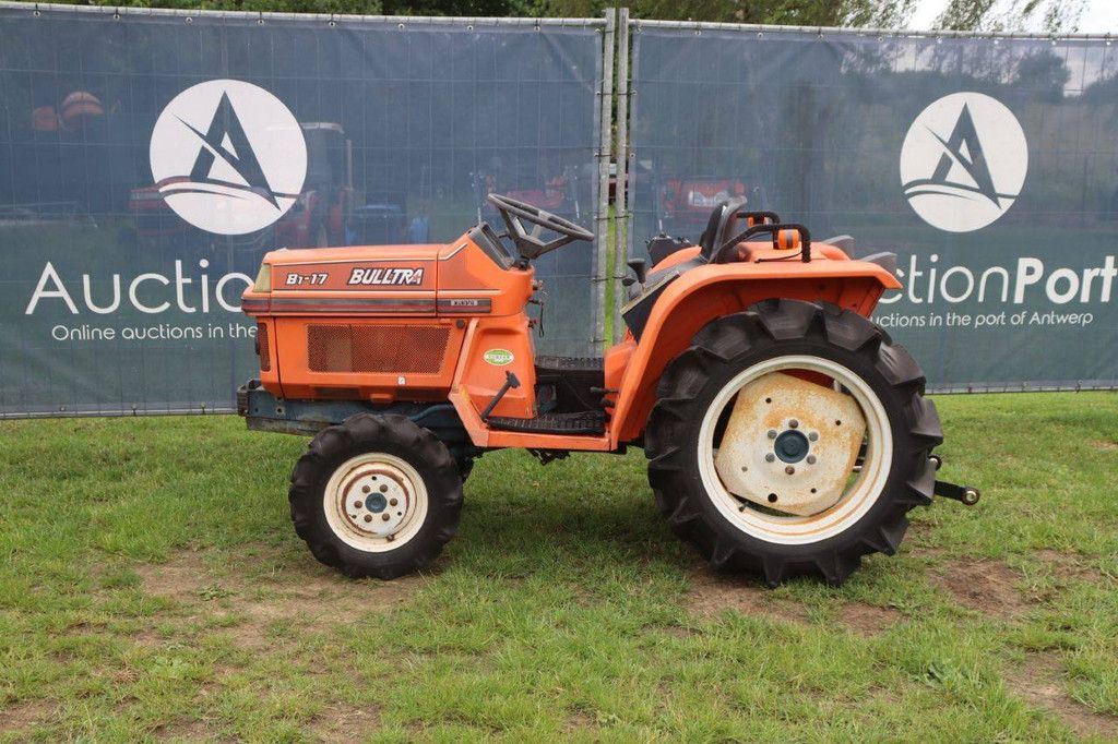 Kleintraktor Kubota B1-17 Bulltra Diesel 17,5 PS
