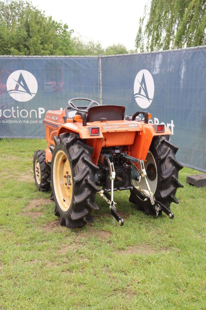 Kleintraktor Kubota B1-17 Bulltra Diesel 17,5 PS