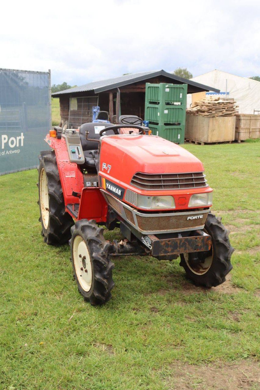 Yanmar F7 Diesel-Kleintraktor