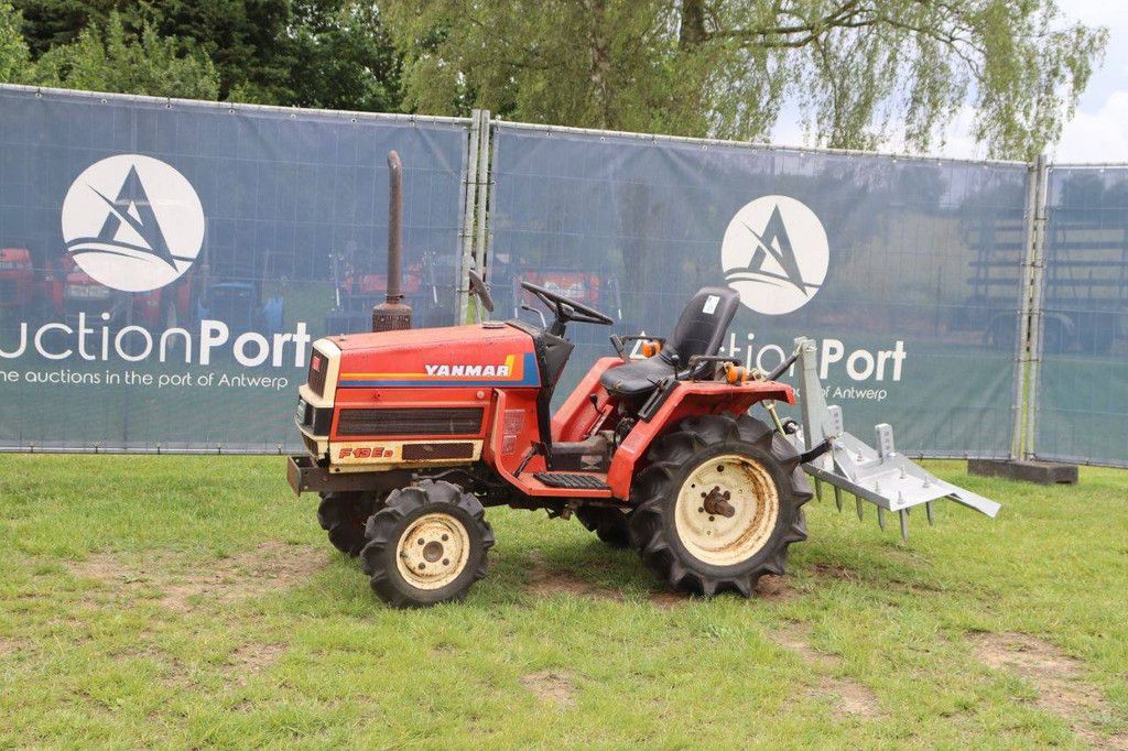 Yanmar F13 ED Diesel-Kleintraktor mit Arena Leveller