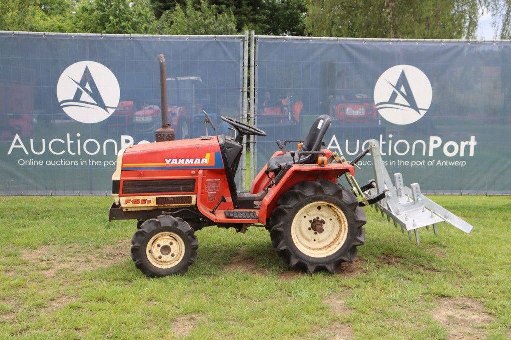 Yanmar F13 ED Diesel-Kleintraktor mit Arena Leveller