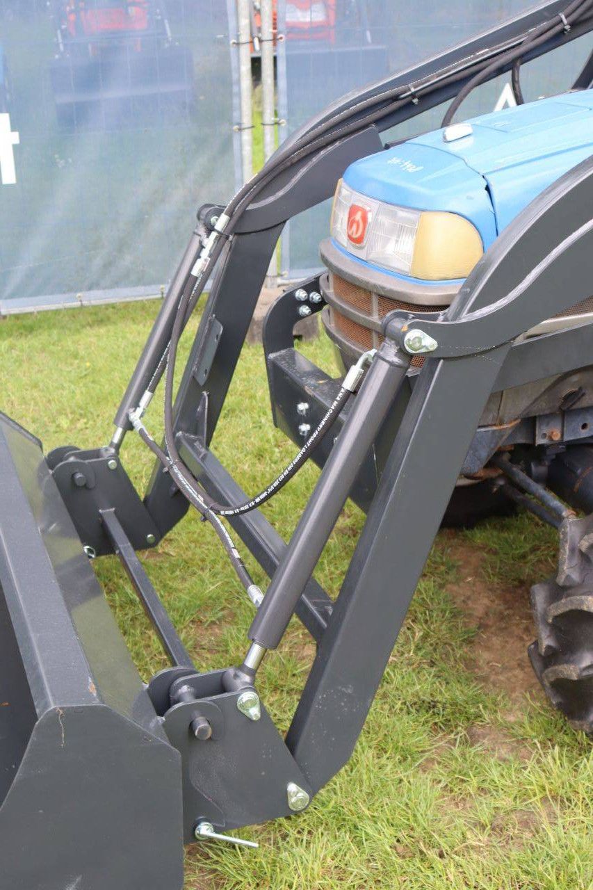 Iseki Sial 193 Diesel-Kleintraktor mit Frontlader