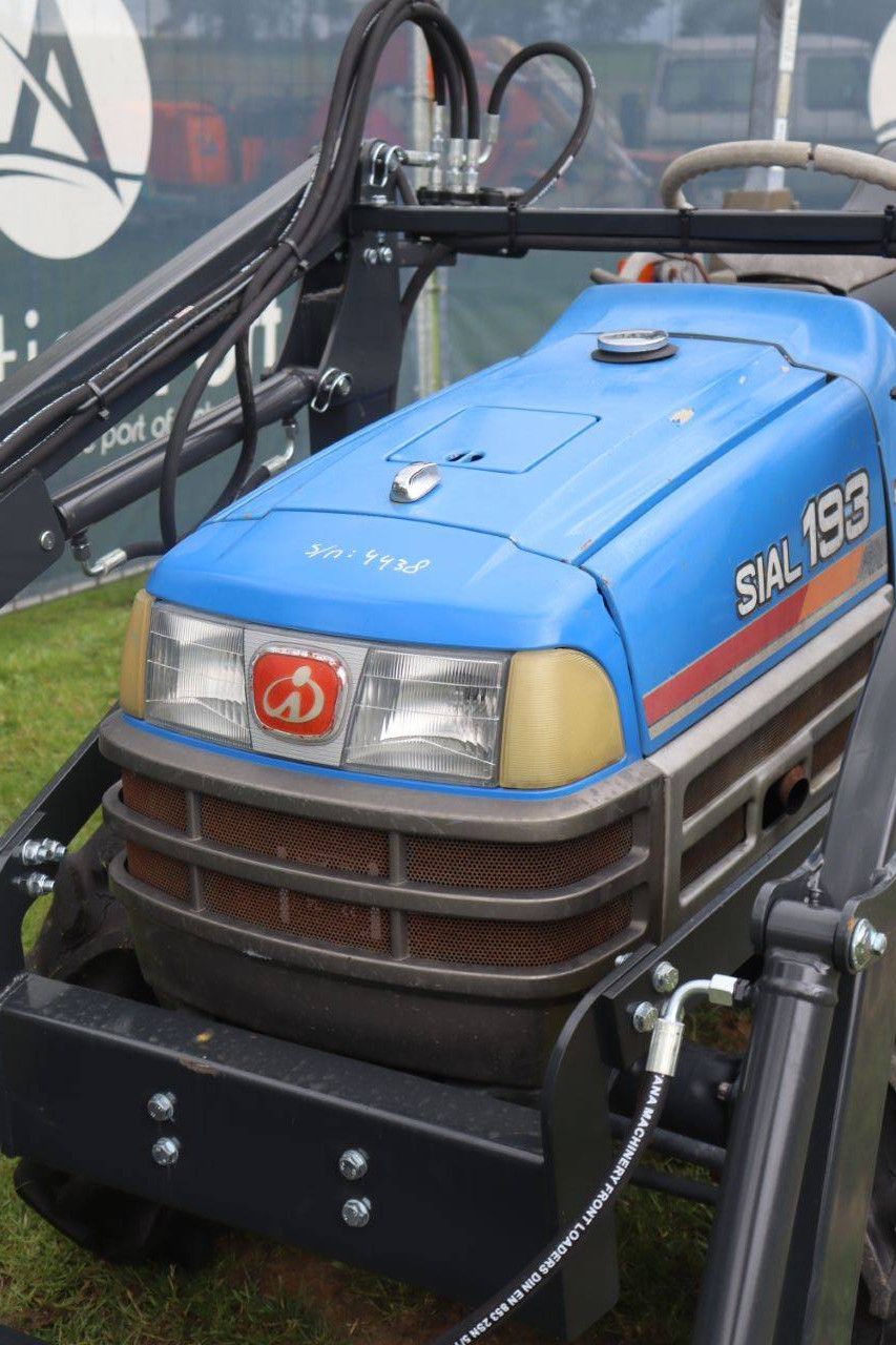 Iseki Sial 193 Diesel-Kleintraktor mit Frontlader