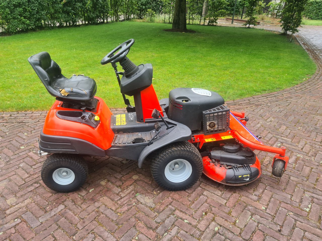 Simplicity Lancer 17 hp frontmaaier zitmaaier opknapper.