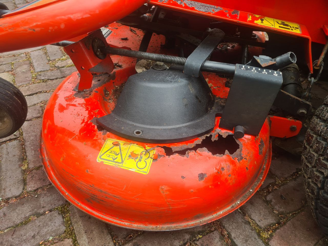 Simplicity Lancer 17 hp frontmaaier zitmaaier opknapper.