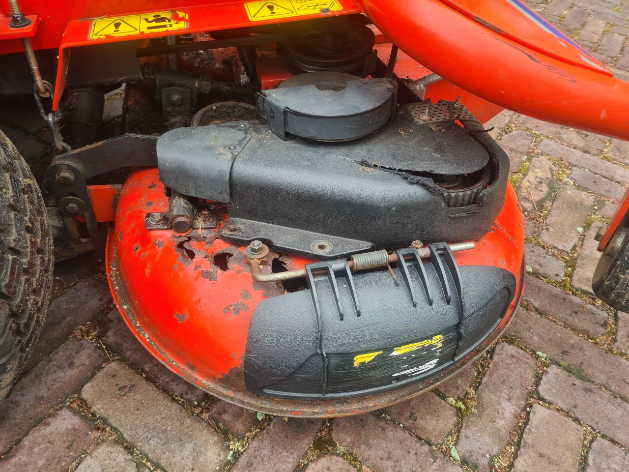Simplicity Lancer 17 hp frontmaaier zitmaaier opknapper.