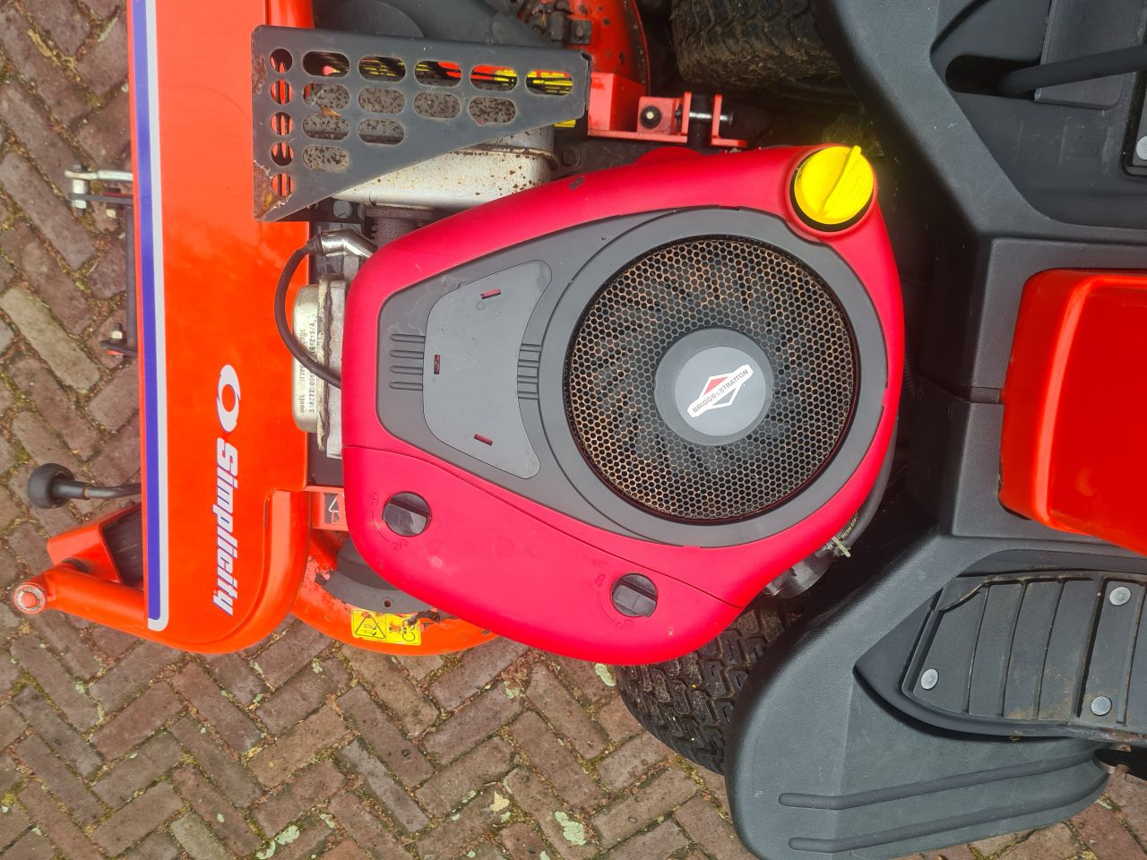 Simplicity Lancer 17 hp frontmaaier zitmaaier opknapper.