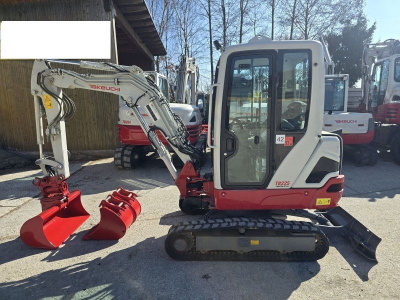Takeuchi TB225
