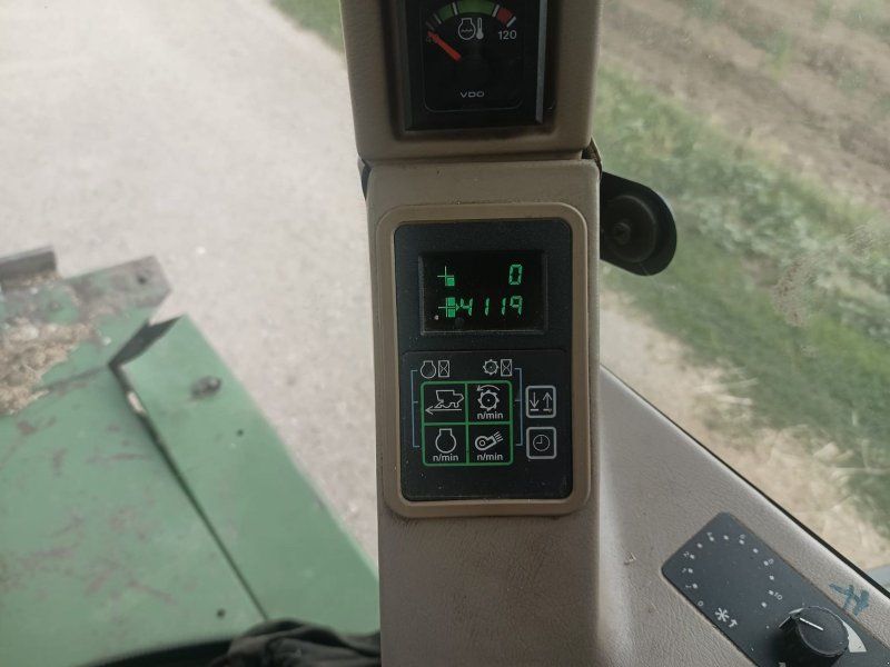 John Deere 2256