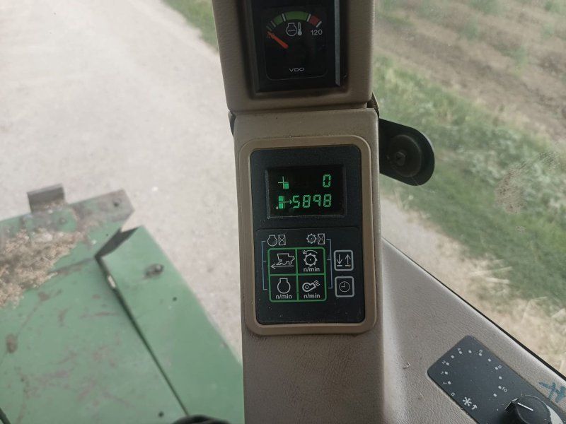 John Deere 2256
