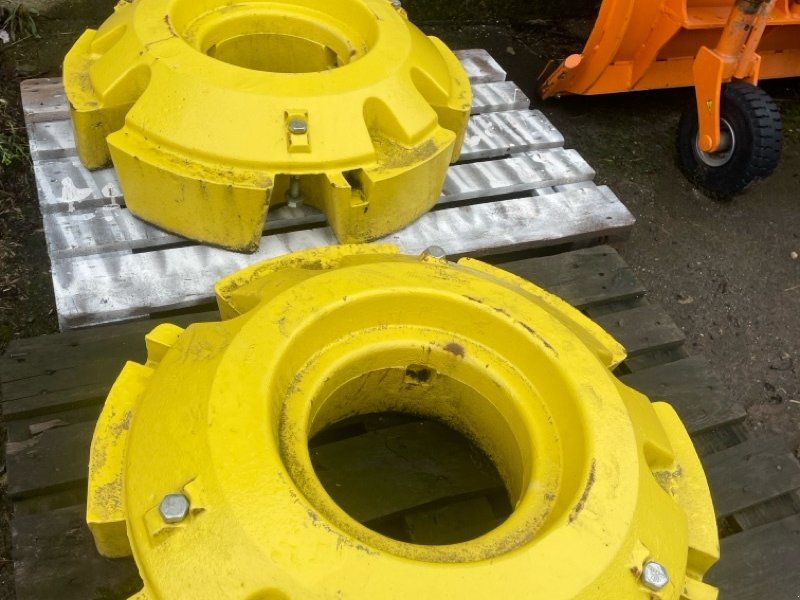 John Deere 2x 620kg Innenradgewichte inkl. Bolzen
