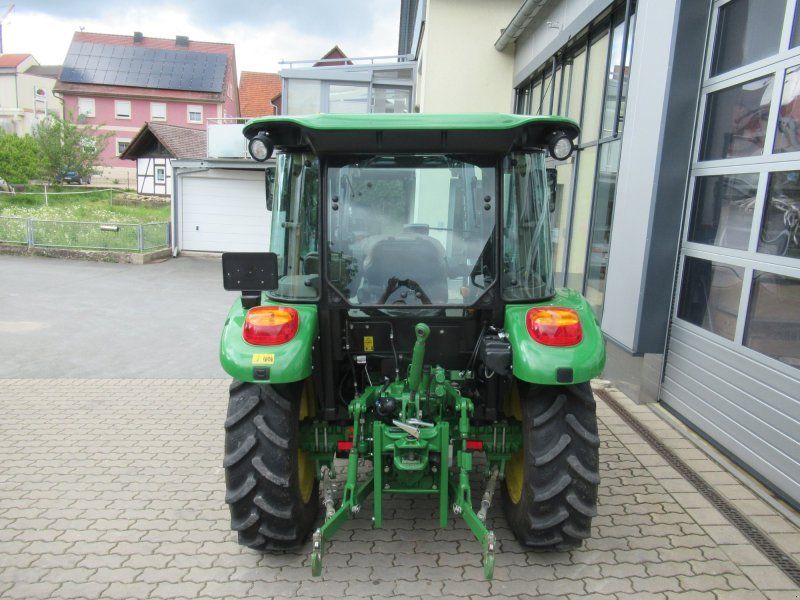 John Deere 5050 E