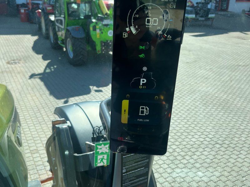 Valtra N 155 A mit FL. Anbauteil und Rüfa