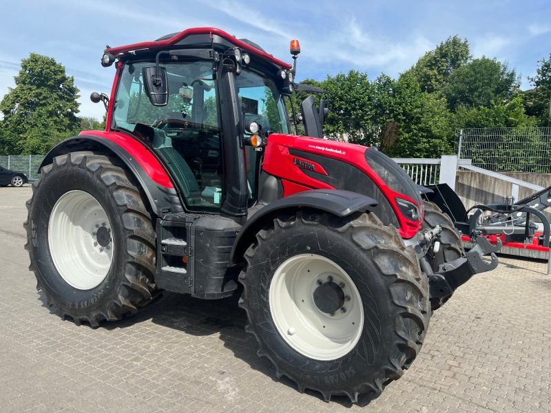 Valtra N155 A mit Rüfa und Forstkabine