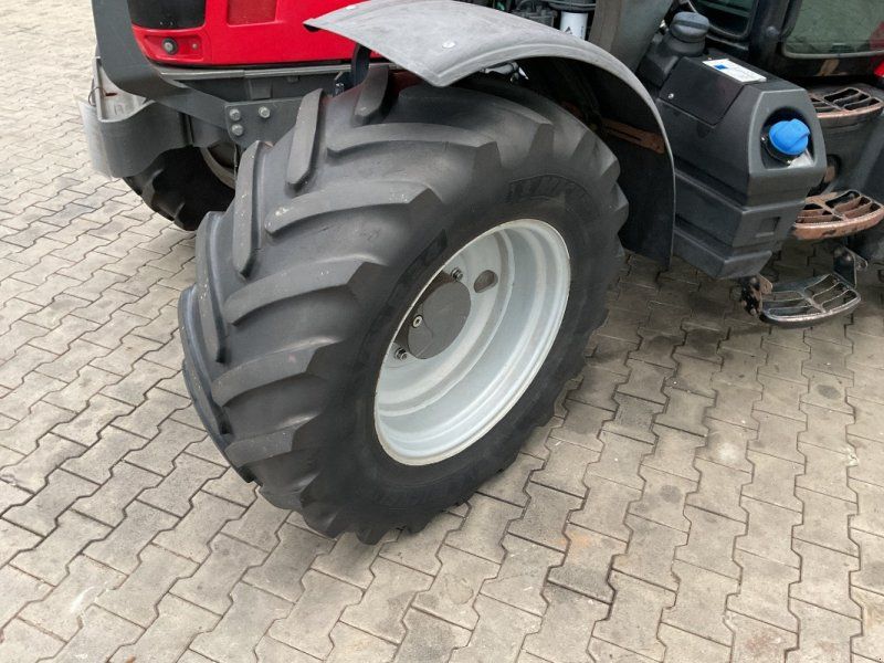 Massey Ferguson 5611 Dyna 4