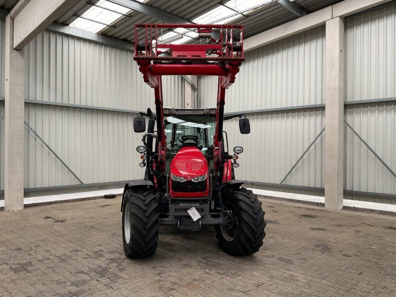 Massey Ferguson 5611 Dyna 4