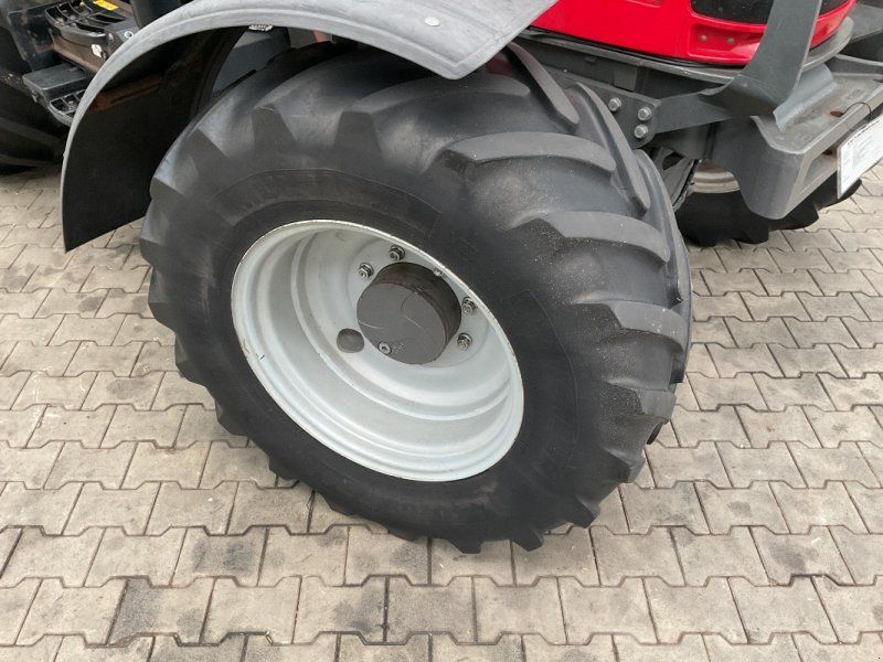 Massey Ferguson 5611 Dyna 4