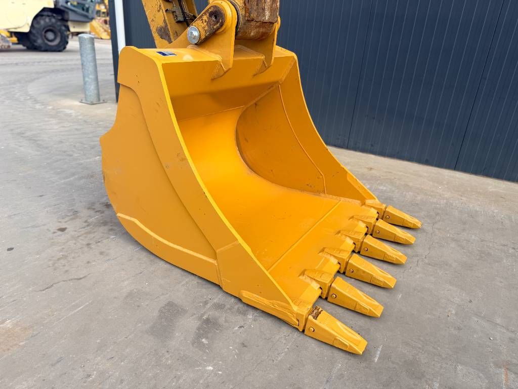 CAT 329E LN