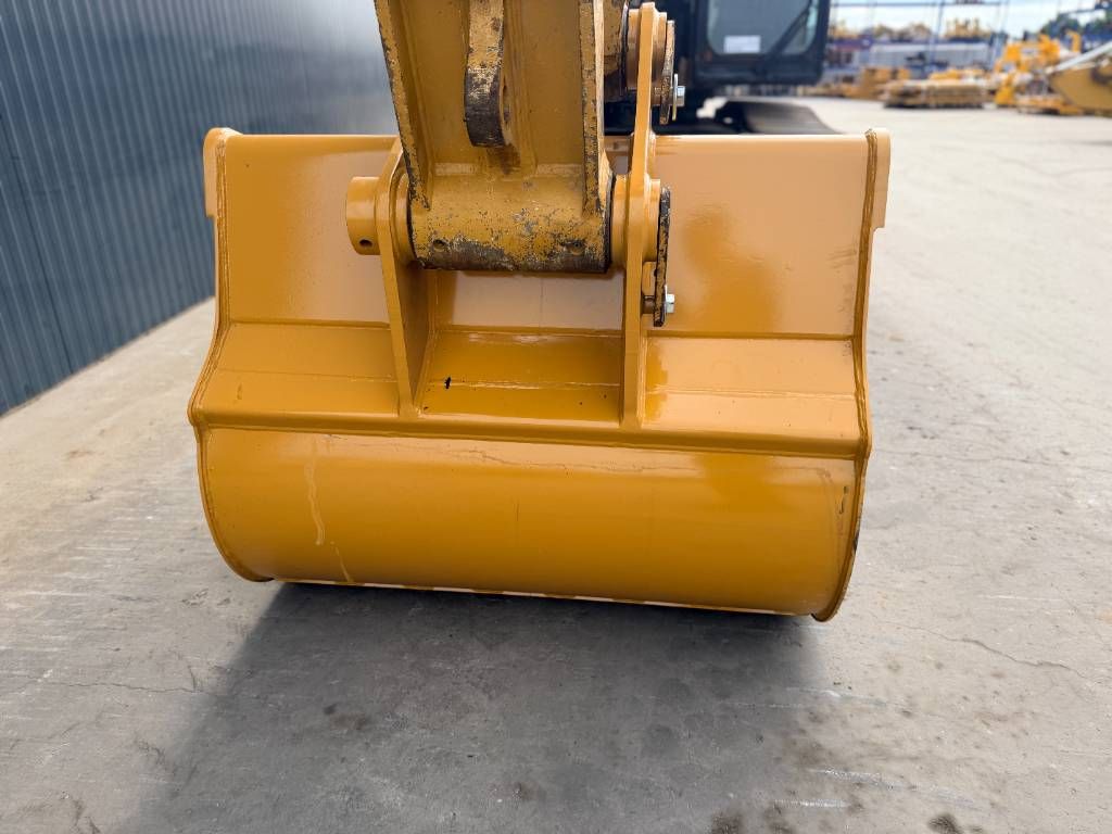 CAT 329E LN
