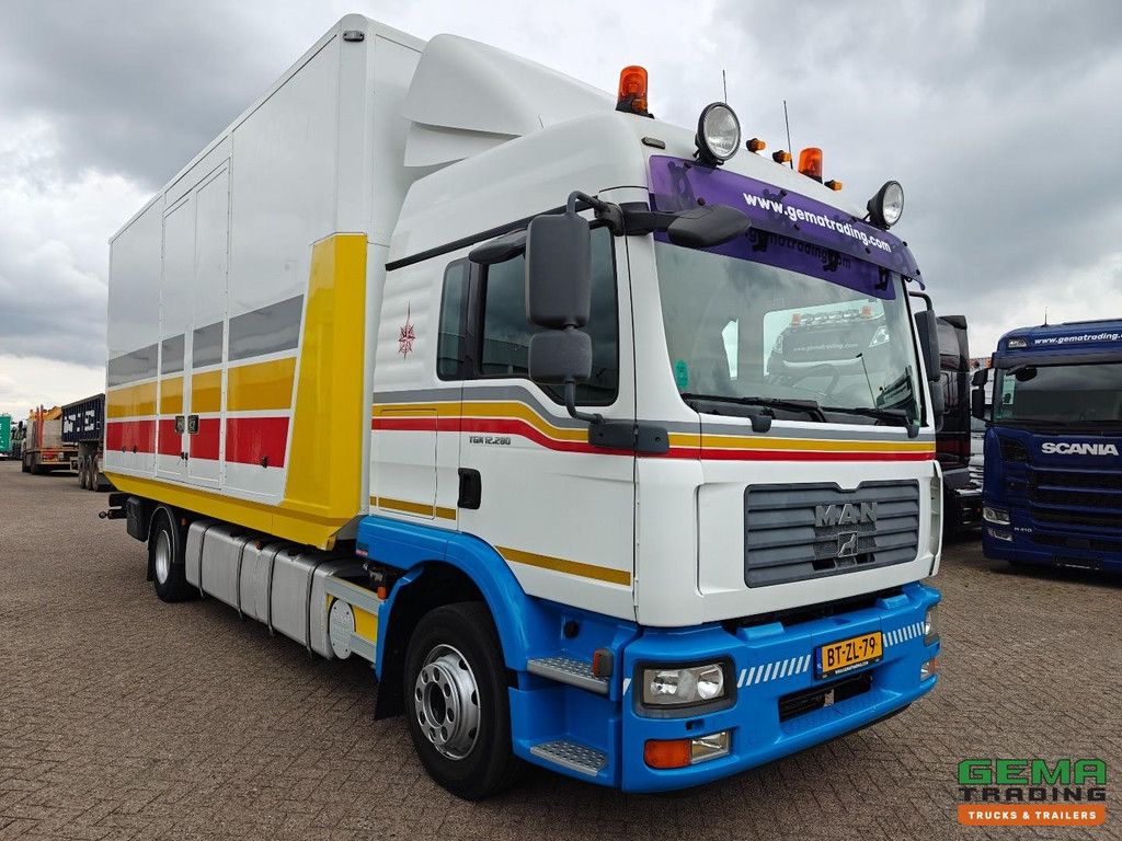 MAN TGM 12.280 4X2 BL 4x2 Schlafkabine Euro4 (6CIL) - Falkom FAS6000 geschlossener Aufbau mit Fernbedienung + 3600 kg Seilwinde - 405.000 km Original - TOP!