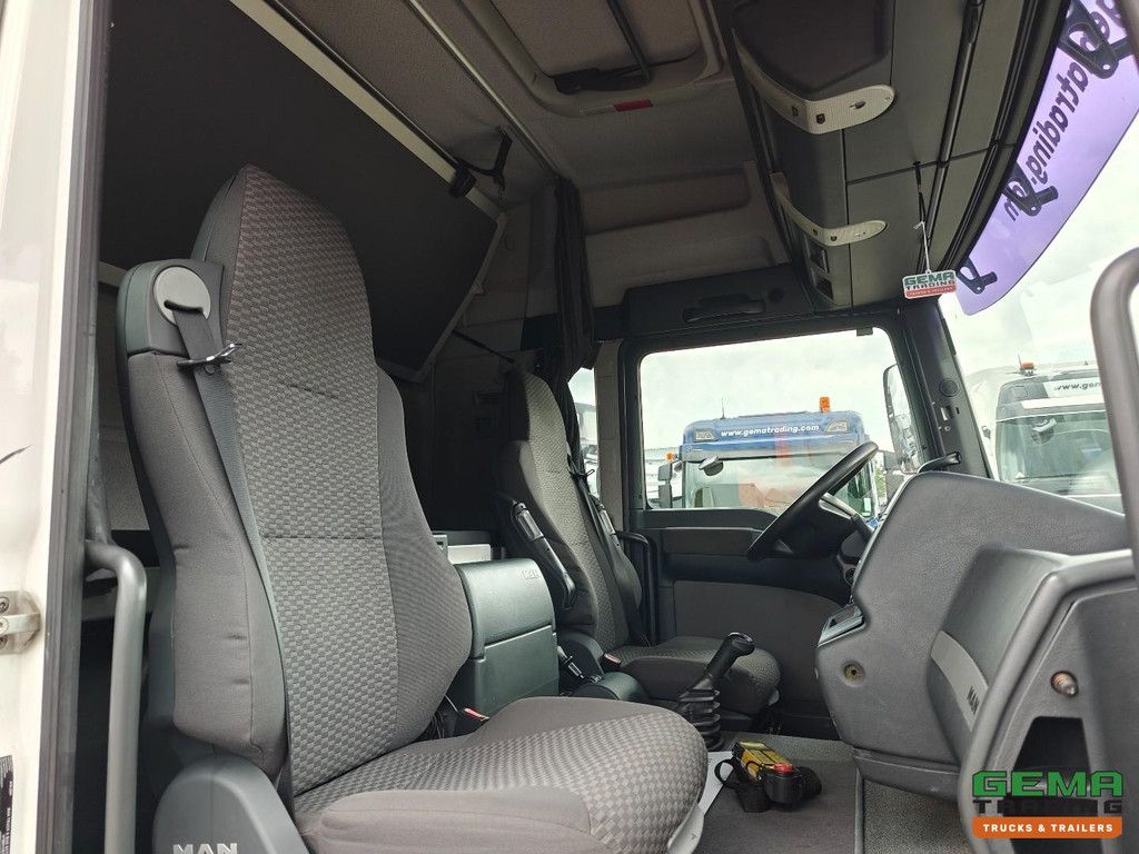 MAN TGM 12.280 4X2 BL 4x2 Schlafkabine Euro4 (6CIL) - Falkom FAS6000 geschlossener Aufbau mit Fernbedienung + 3600 kg Seilwinde - 405.000 km Original - TOP!
