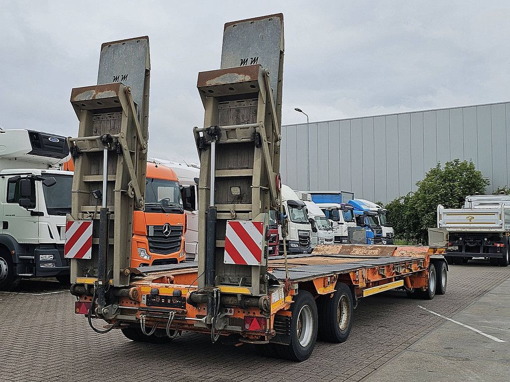 MUELLER MITTETAL 4 axle hydr bed ramp