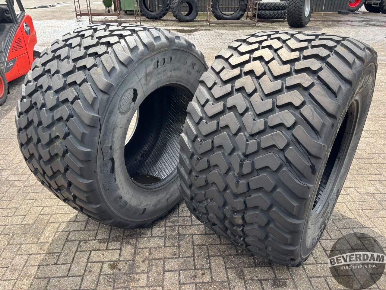 2x Michelin CargoXbib 800/45R30.5