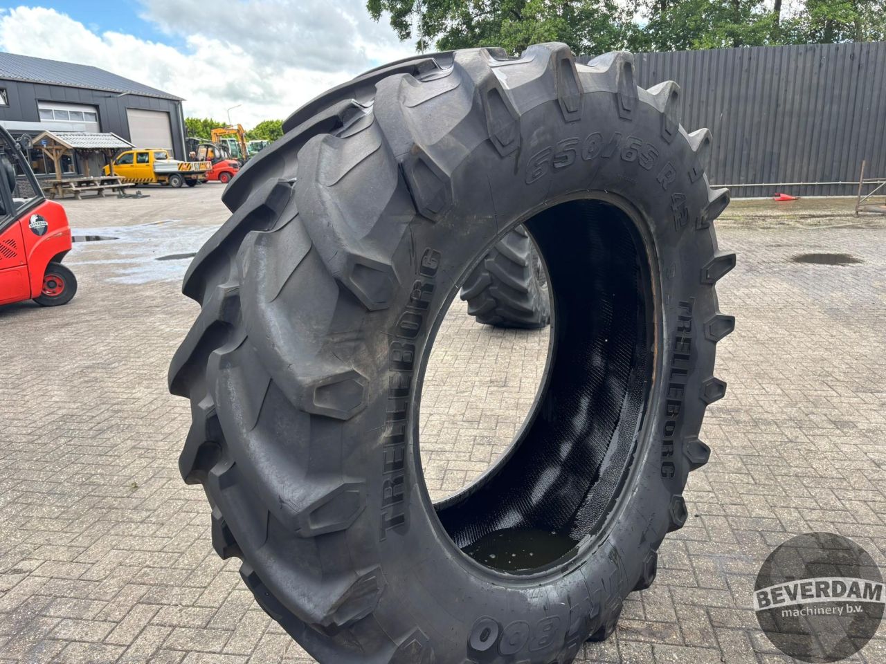 Trelleborg TM800 650/65R42