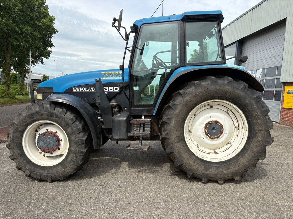 New Holland 8360