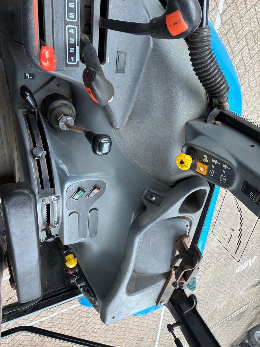 New Holland TS90