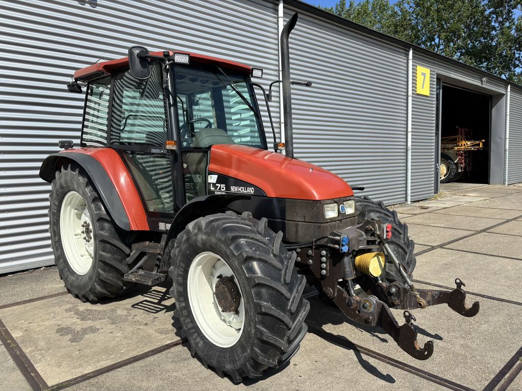 New Holland L75