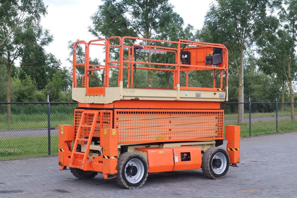 JLG M4069 | 15 METER | 360 KG