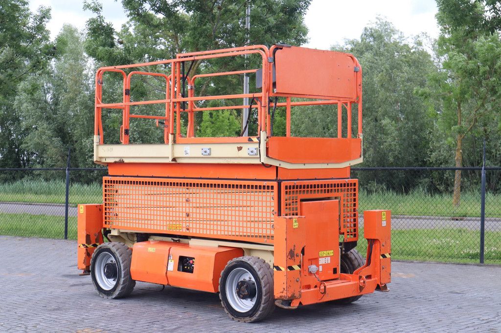 JLG M4069 | 15 METER | 360 KG