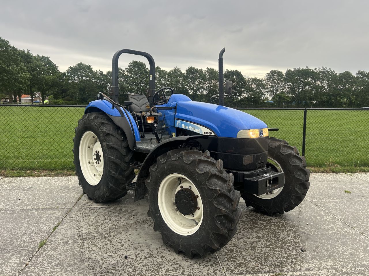 Nette New Holland TD80D