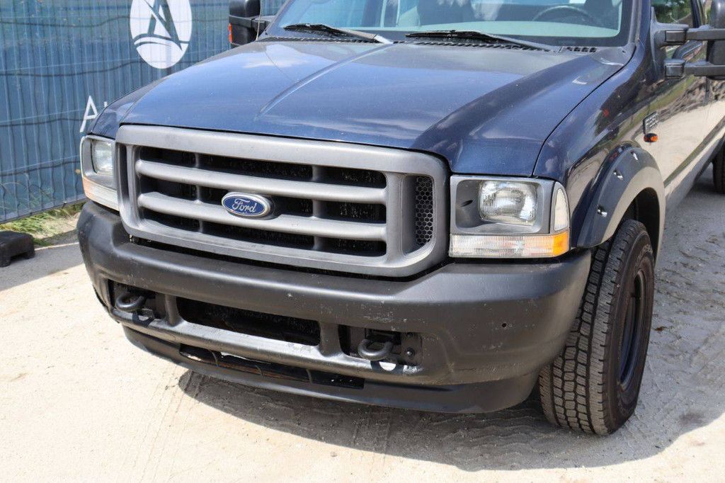 Ford F-350 Super Duty Pickup, Benzin, 264 PS, Baujahr 2004