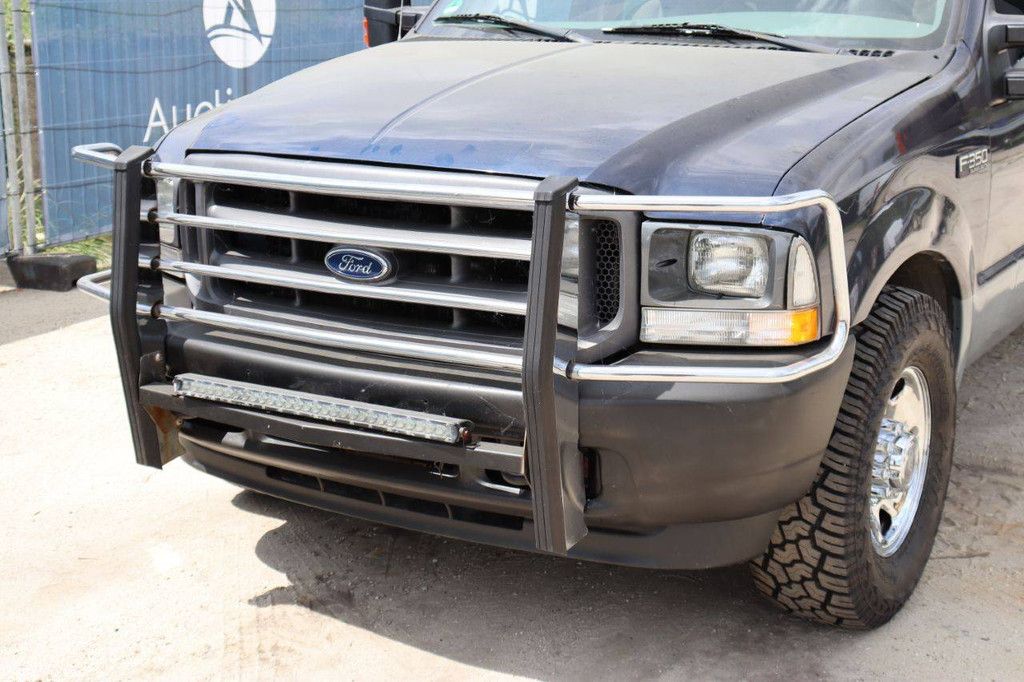 Ford F-350 Super Duty Pickup, Benzin, 264 PS, Baujahr 2004