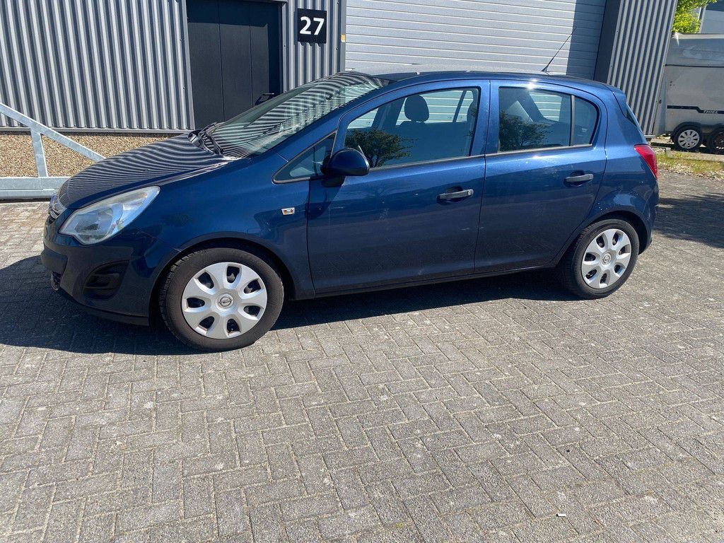 Pkw Opel Corsa Benzin 69 PS 2011 (Margin)