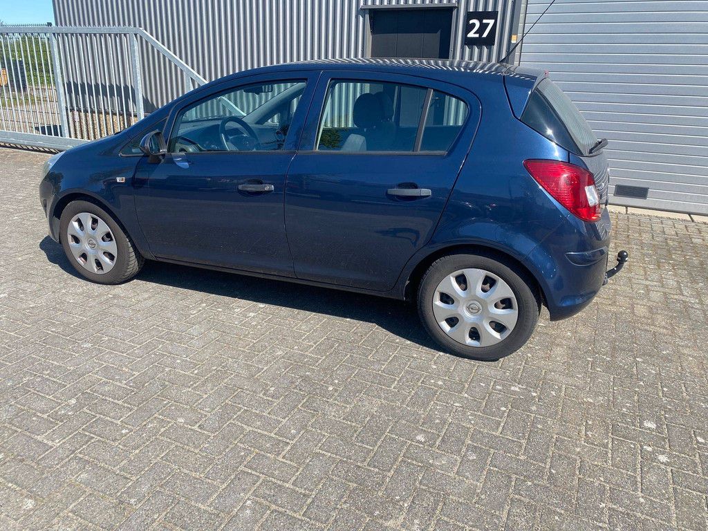 Pkw Opel Corsa Benzin 69 PS 2011 (Margin)