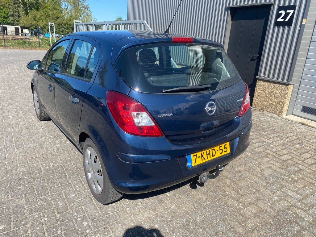 Pkw Opel Corsa Benzin 69 PS 2011 (Margin)