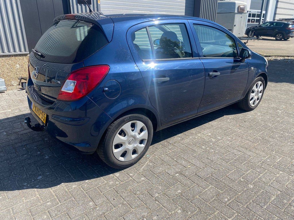 Pkw Opel Corsa Benzin 69 PS 2011 (Margin)