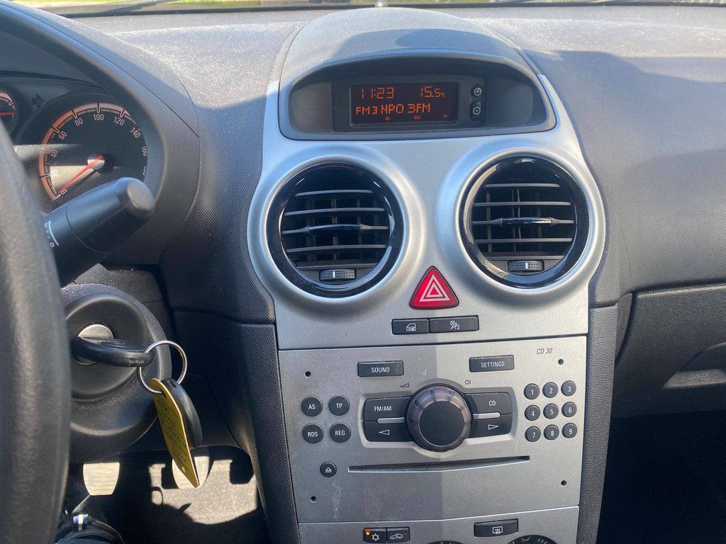 Pkw Opel Corsa Benzin 69 PS 2011 (Margin)
