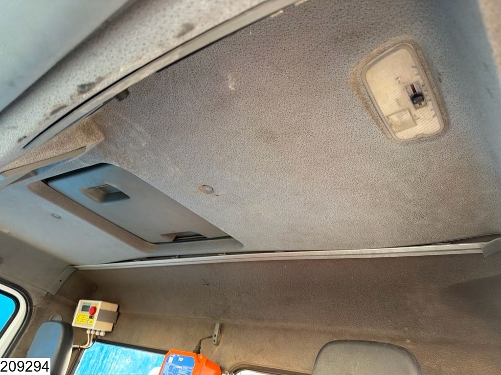 Mercedes Axor 2633 6x4, Putzmeister, Bladgeveerd, Steel spring