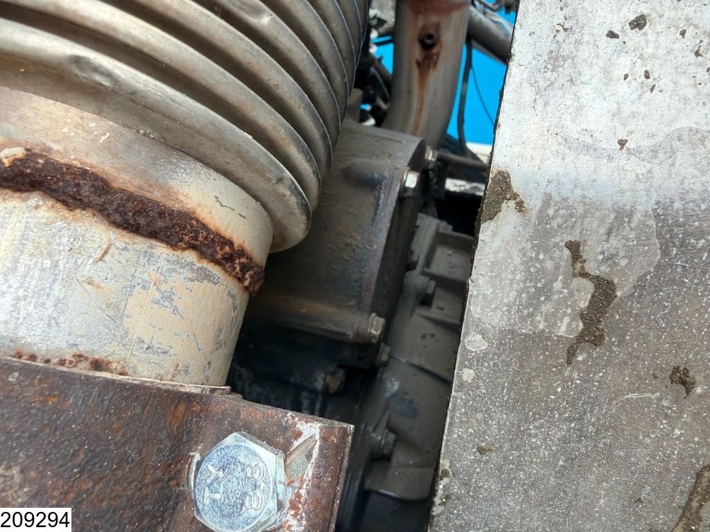 Mercedes Axor 2633 6x4, Putzmeister, Bladgeveerd, Steel spring