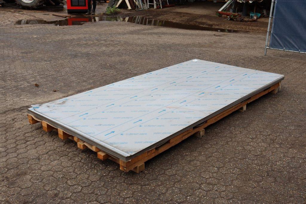 Charge von Edelstahlplatten 1,5 mm, 32 Stück