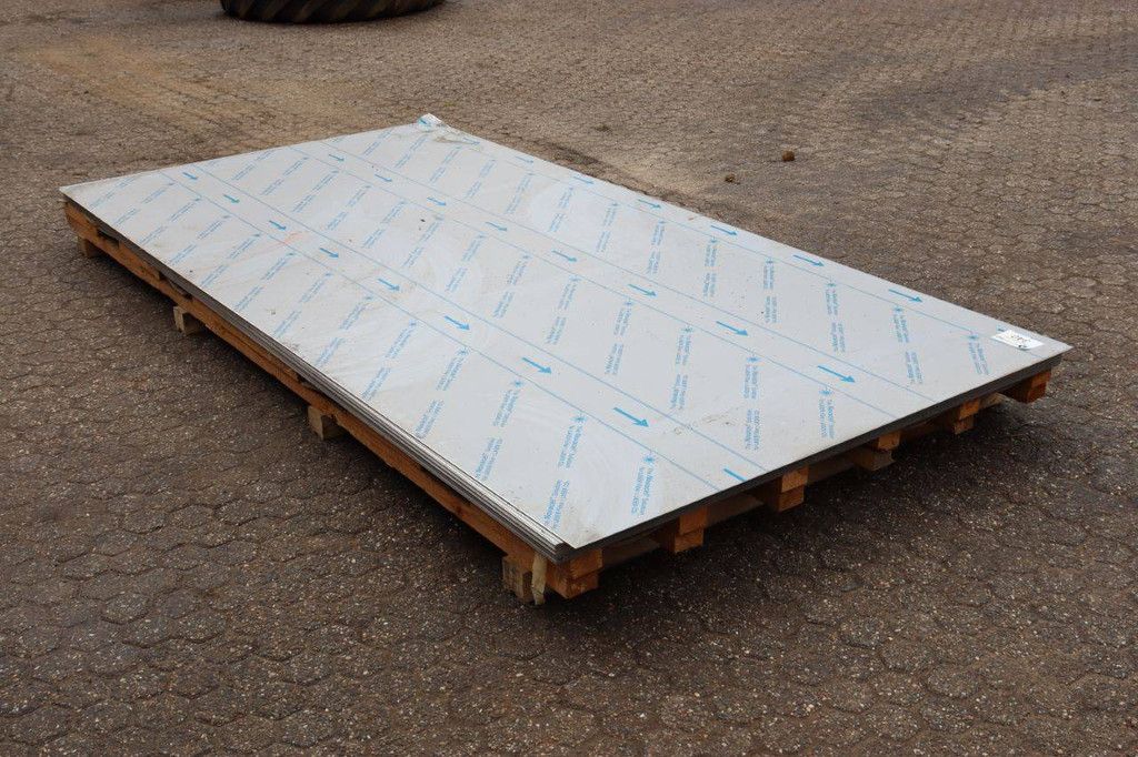 Charge von Edelstahlplatten 1,5 mm, 32 Stück