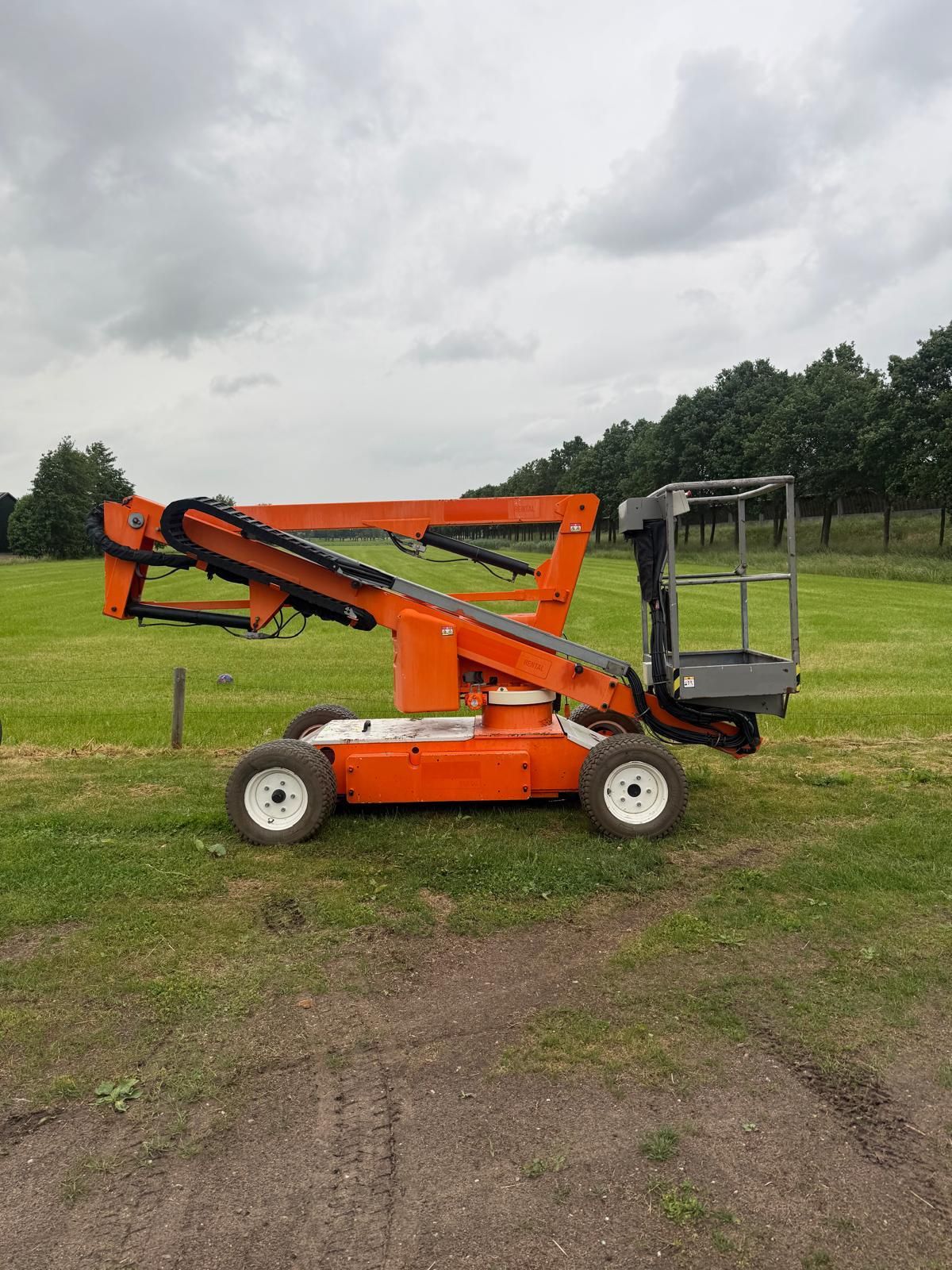 Hoogwerker Nifty HR12NE BJ 2015 Werkhoogte 12 Mtr